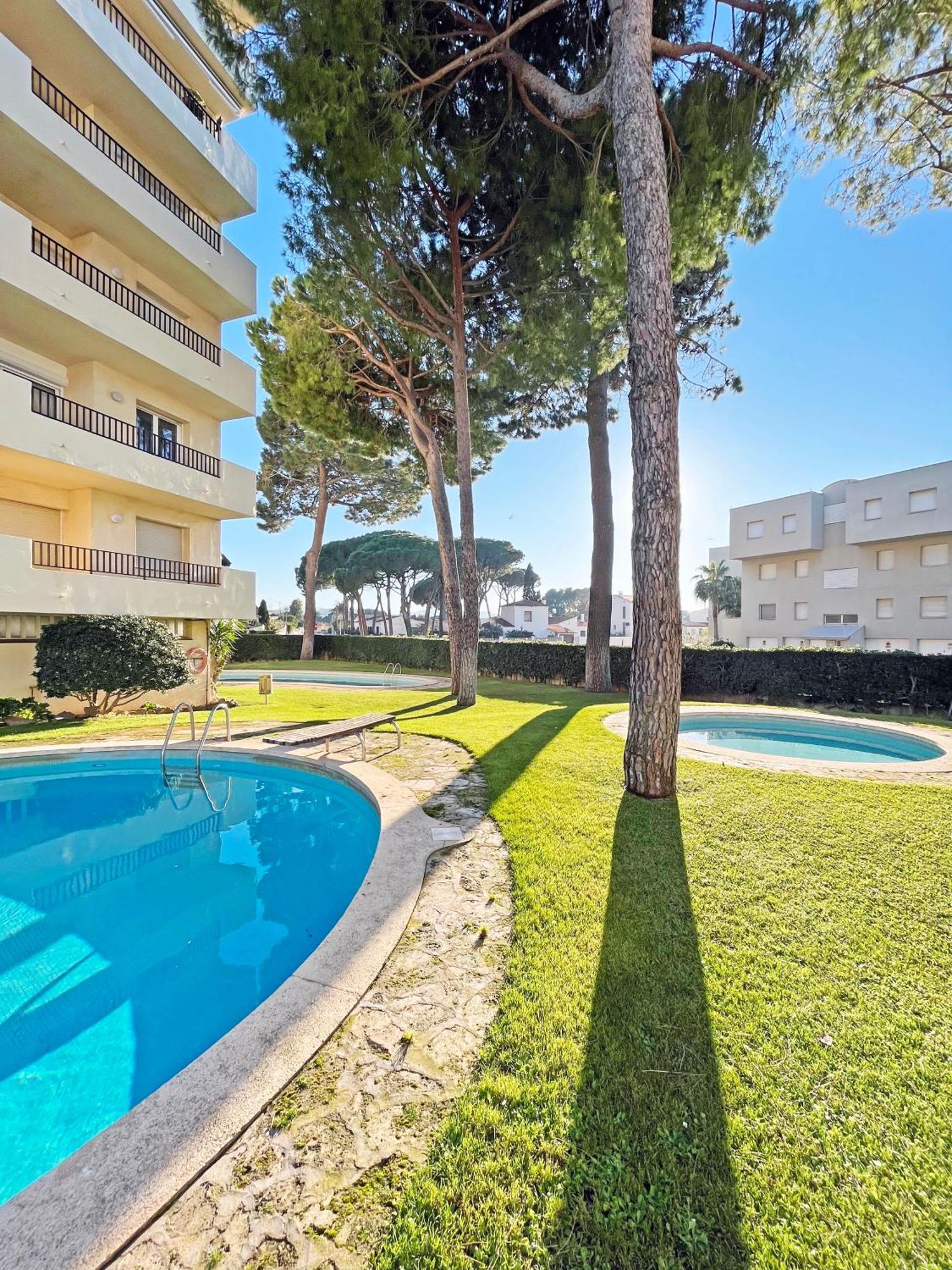 L' Escala Apartamento En La Escala Con Piscina Y Parking מראה חיצוני תמונה